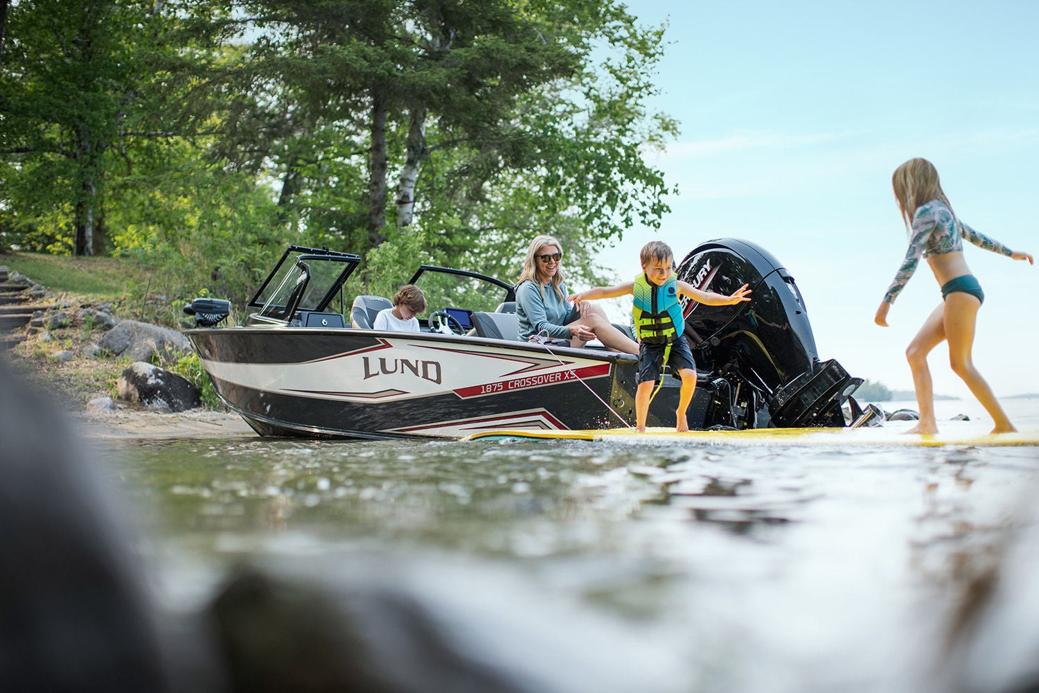 Lund Boat's Crossover XS