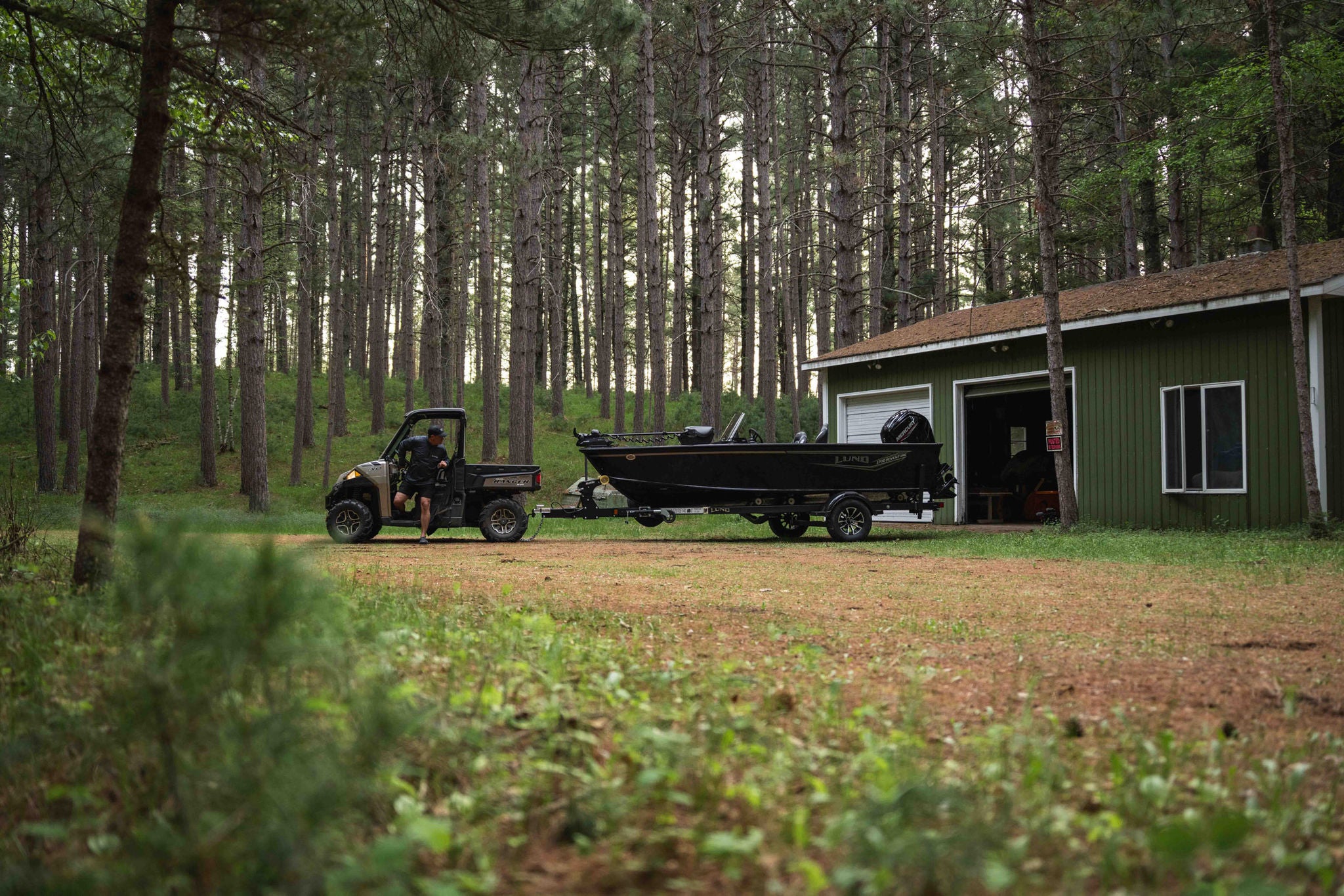 Lund adventure 1700 ss side by side trailering