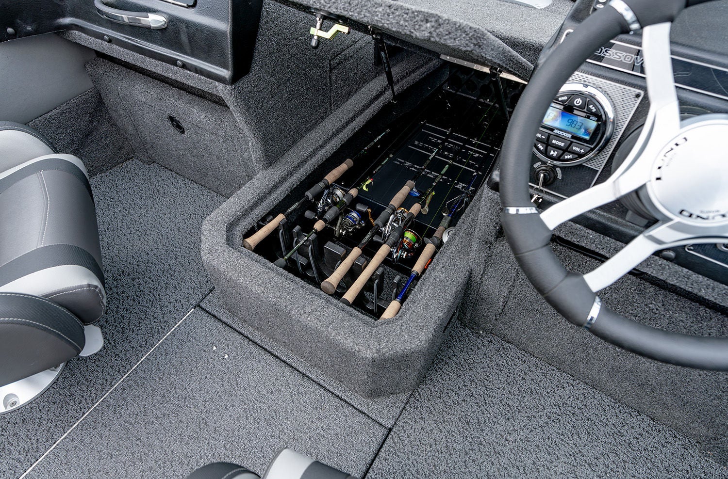 Lund Boat's Crossover XS