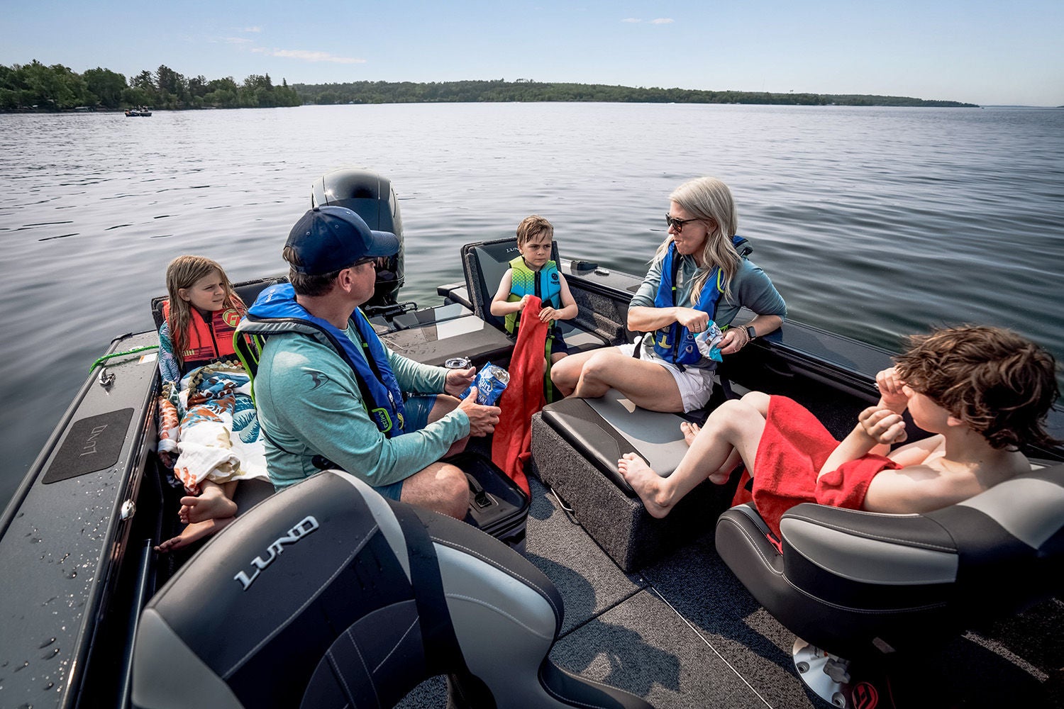 Lund Boat's Crossover XS