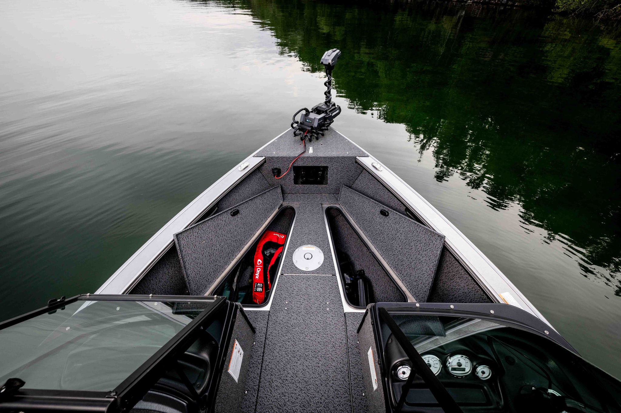Lund fisherman 2075 bow storage