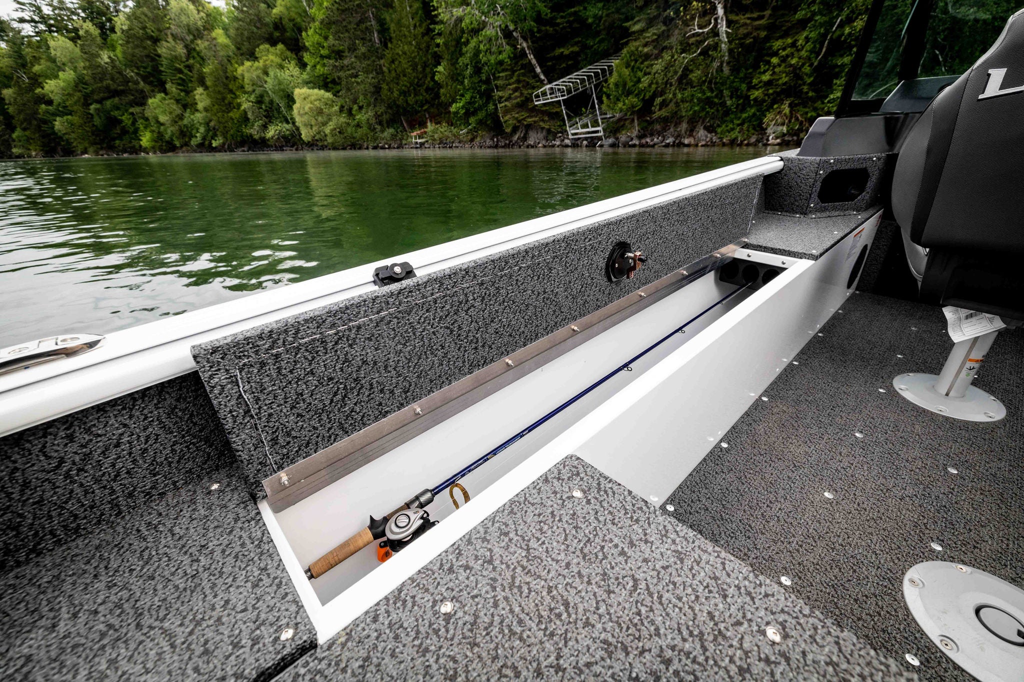 Lund adventure 1800 sport rod storage