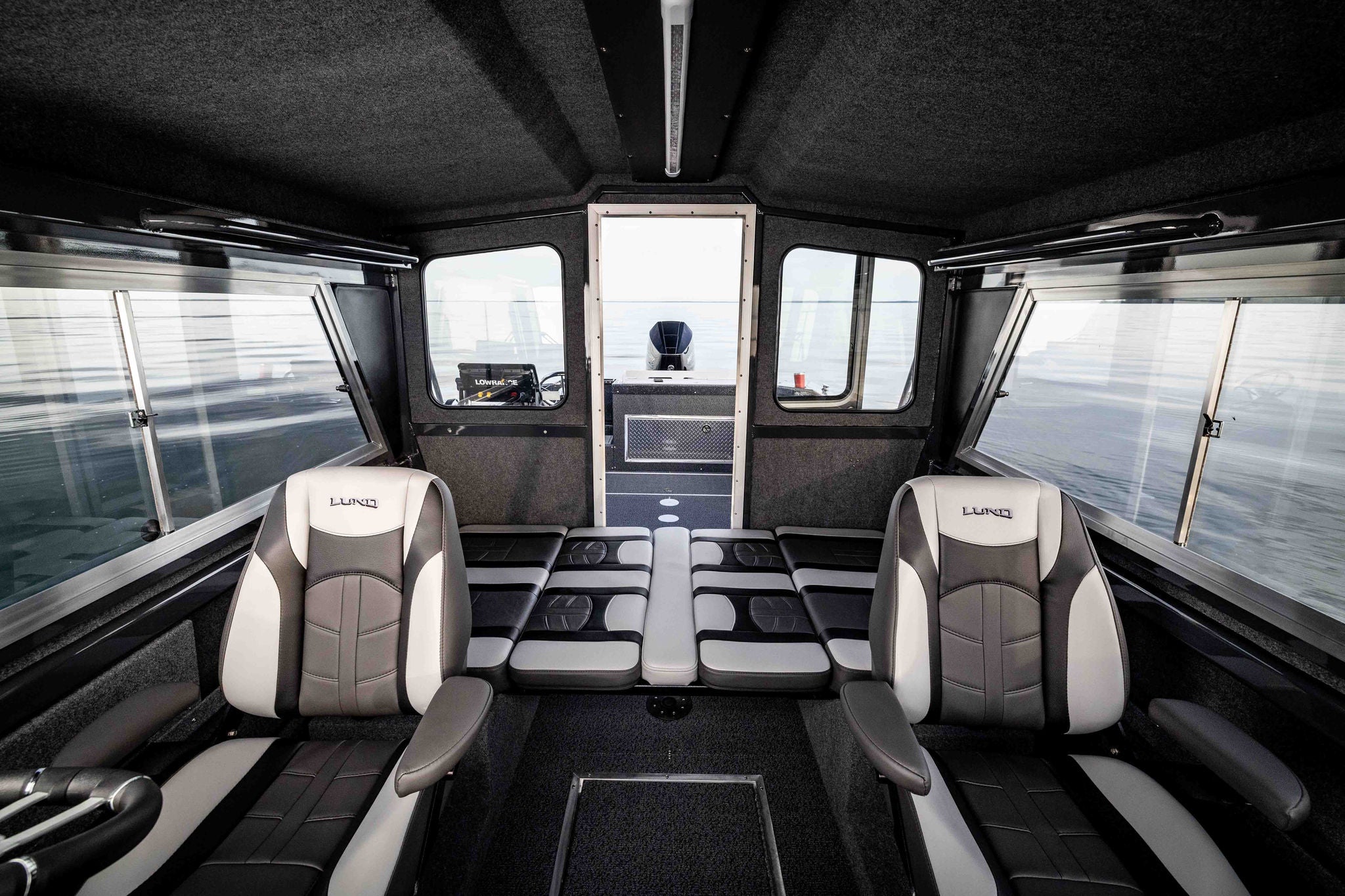 Lund hg pro 240 cabin overview