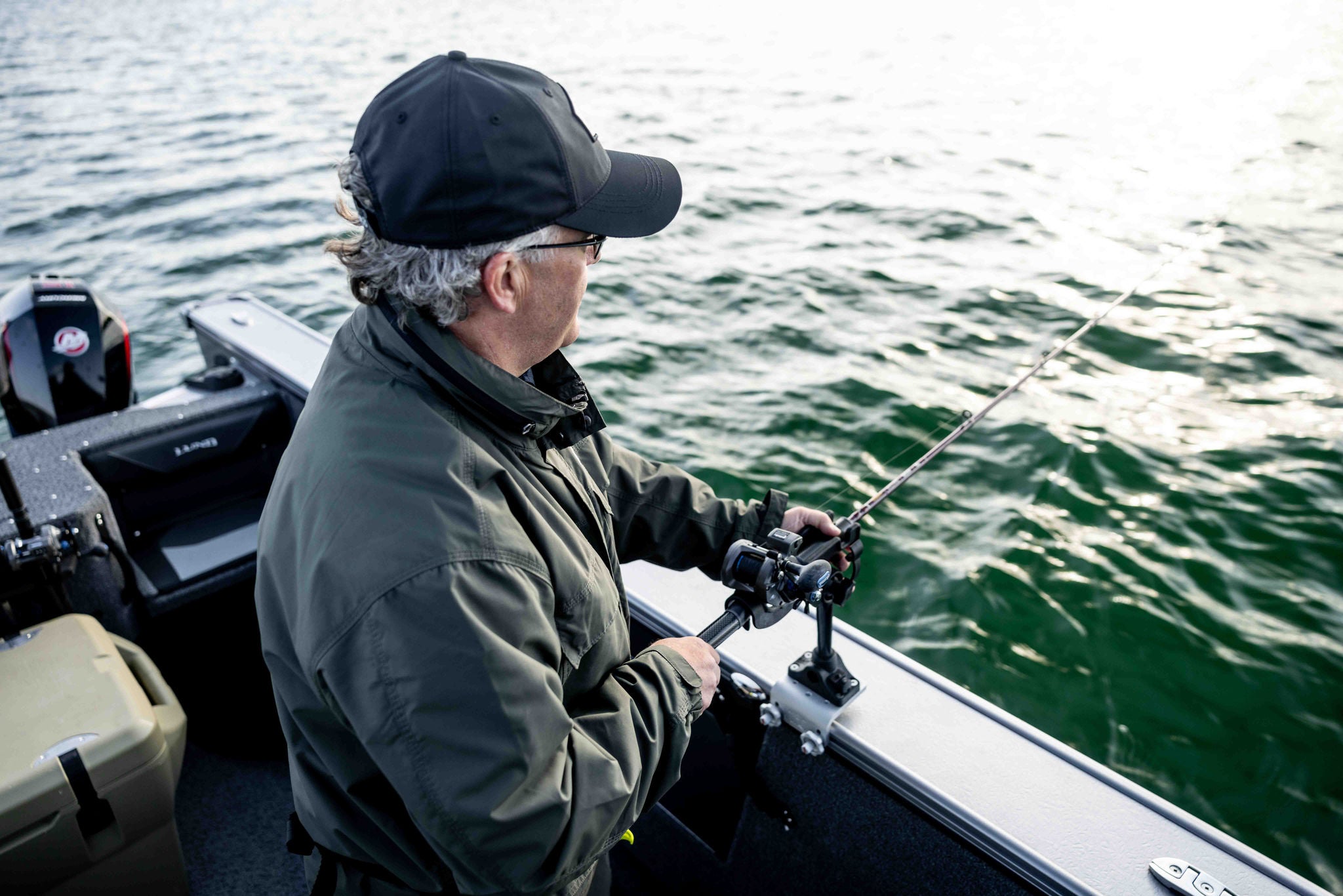 Lund fisherman 2075 fishing