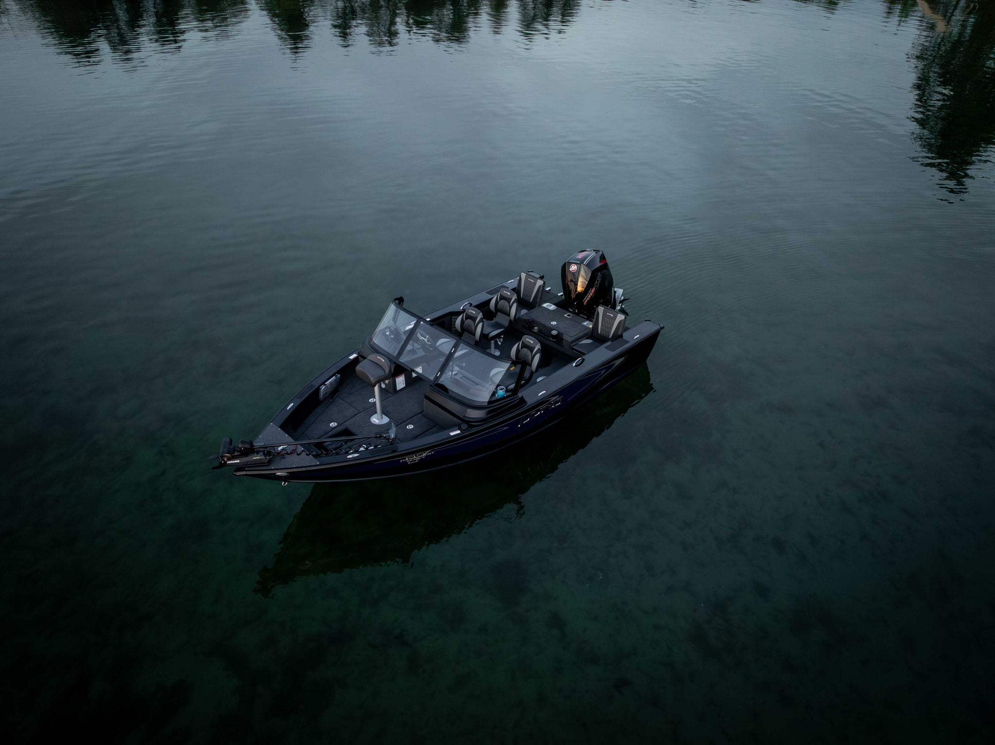 Lund pro v 1875 empty boat drone