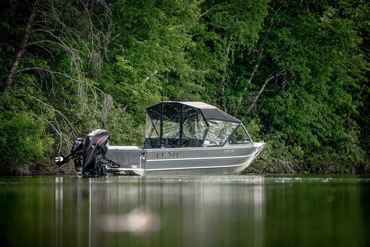 A HG 200 Lund boat on the water