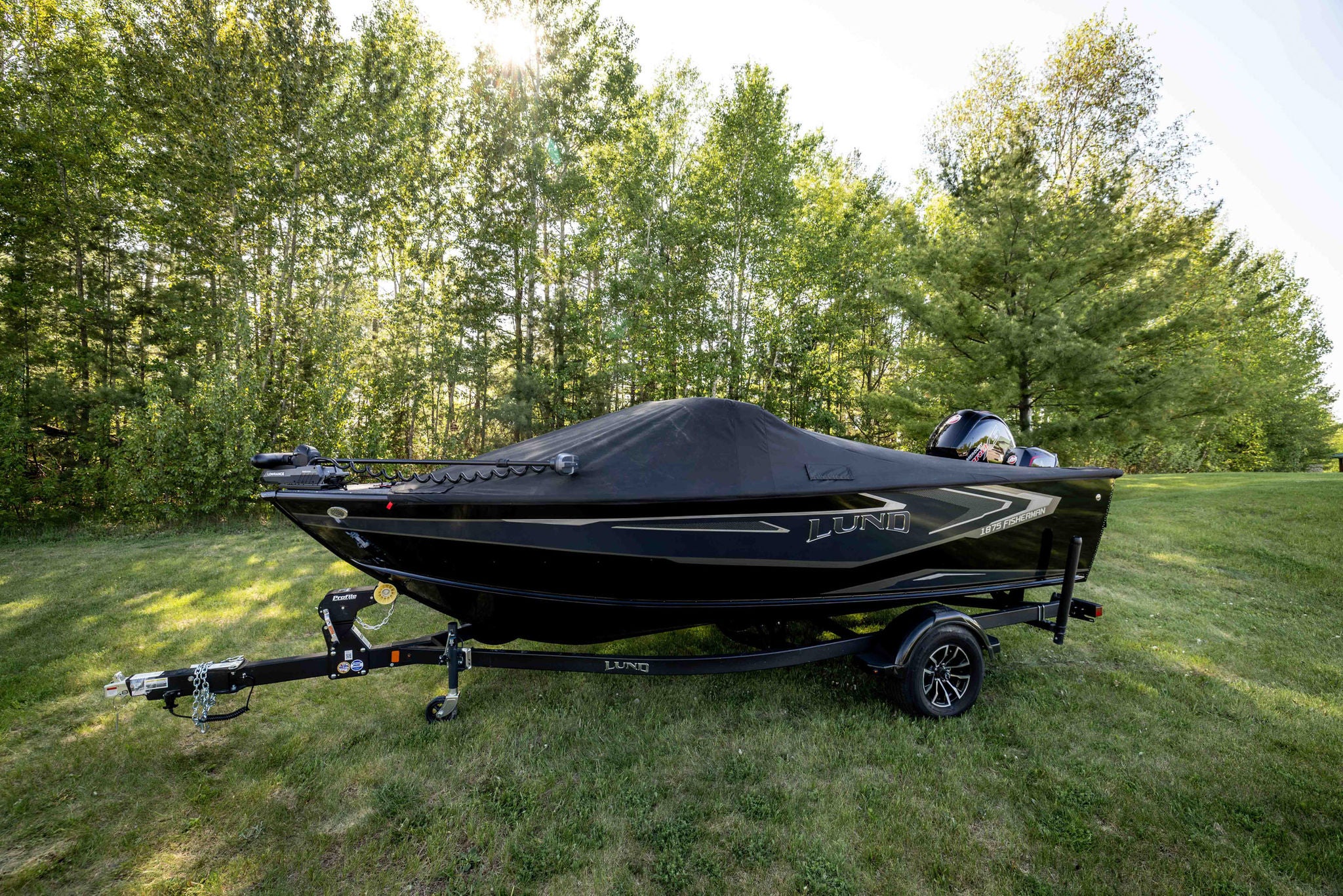 Lund 1875 Fisherman trailerd