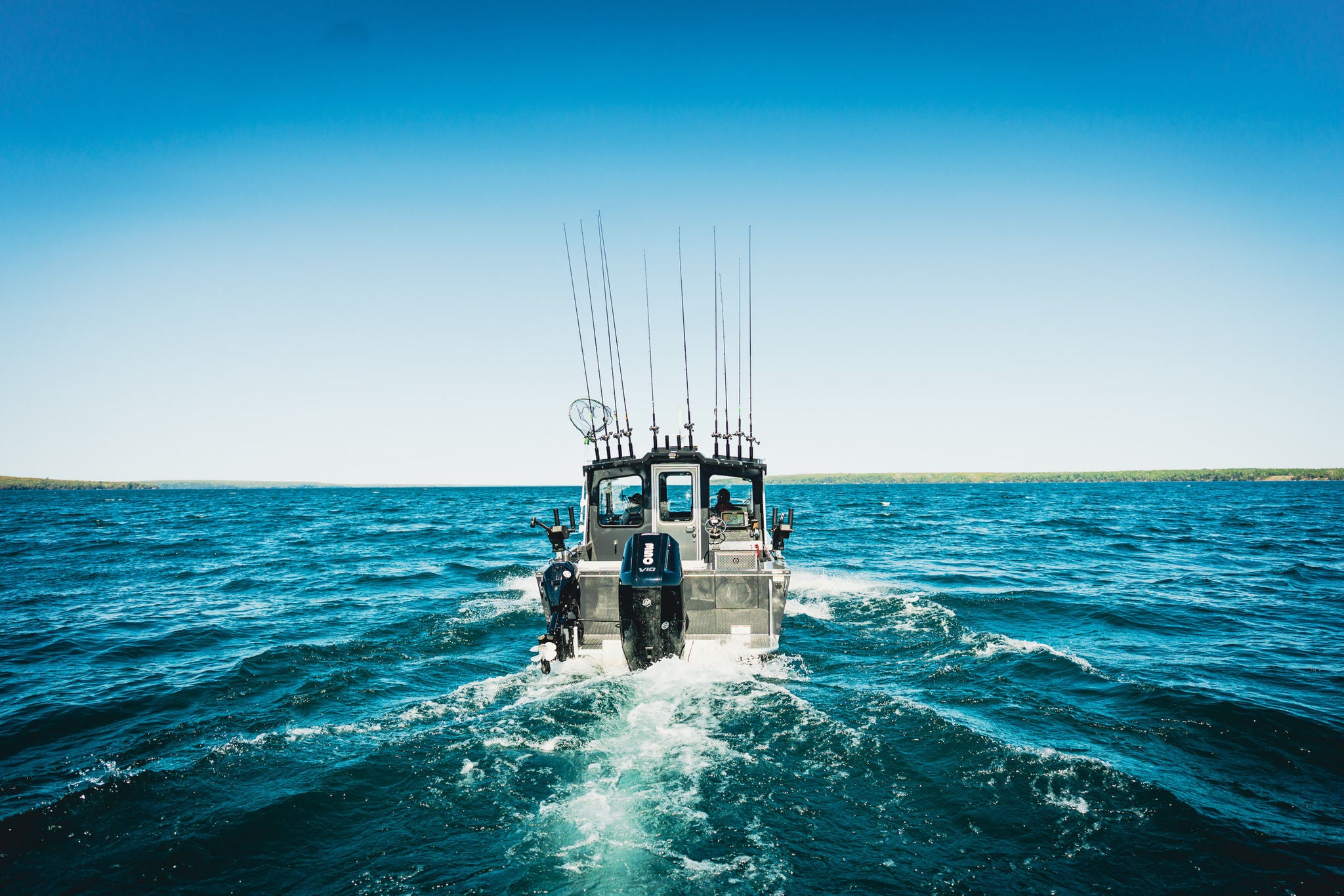 Lund hg pro 240 cruising