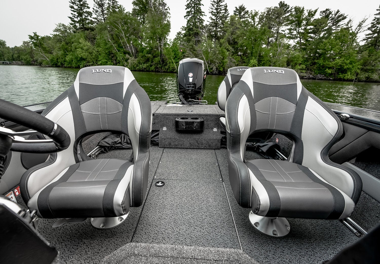 Lund Boat's Crossover XS