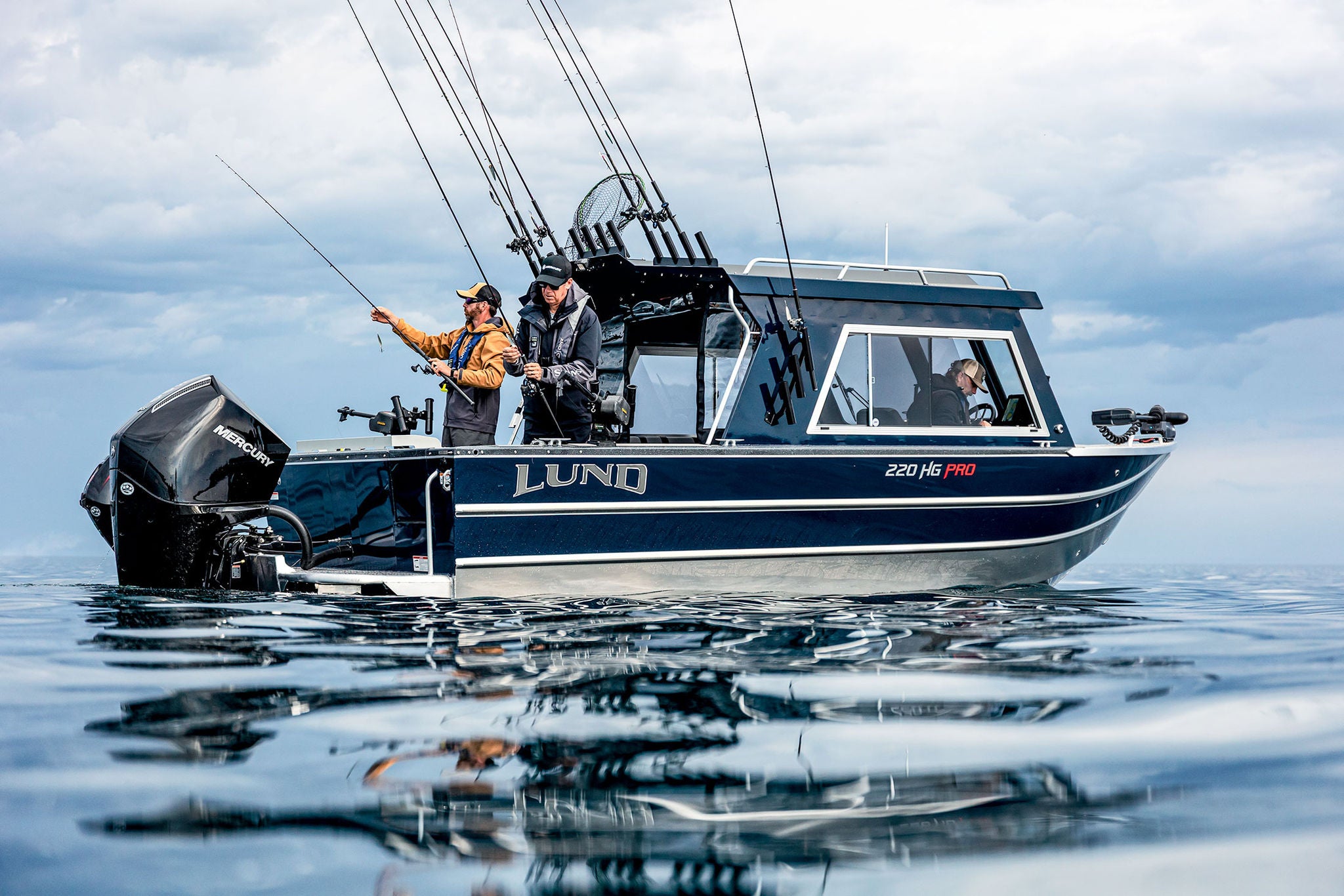 Lund 220 HG Pro Fishing Boat
