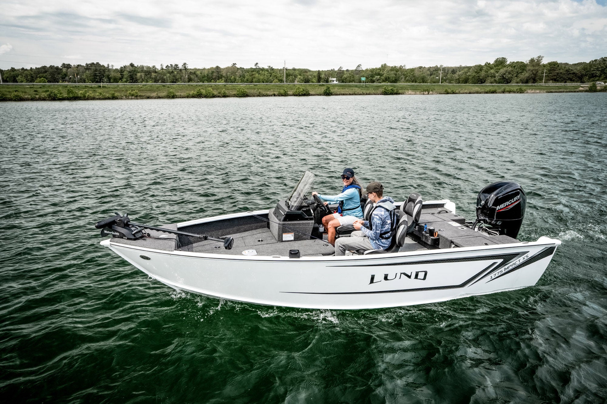 Lund Boat's Impact XS