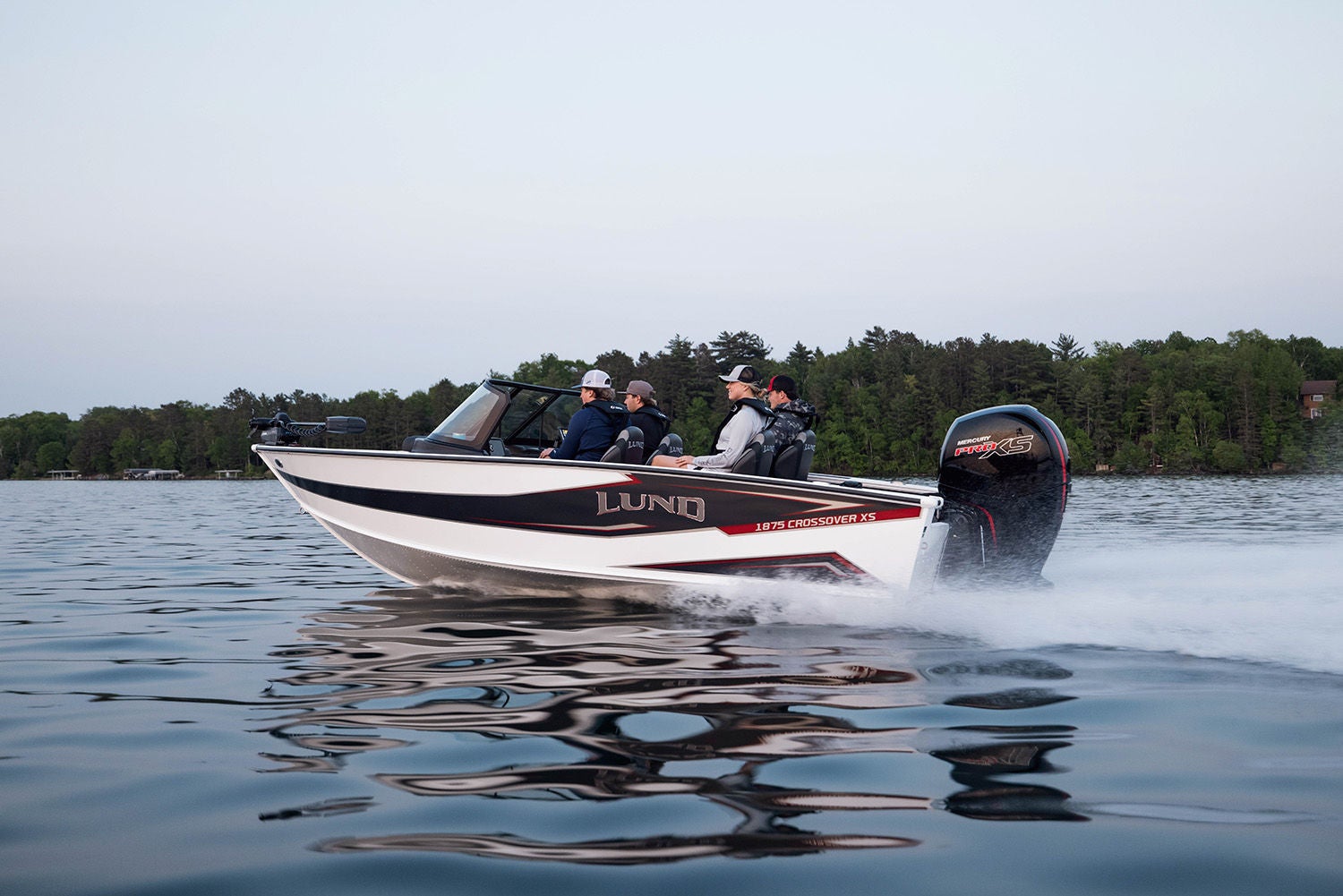 Lund Boat's Crossover XS