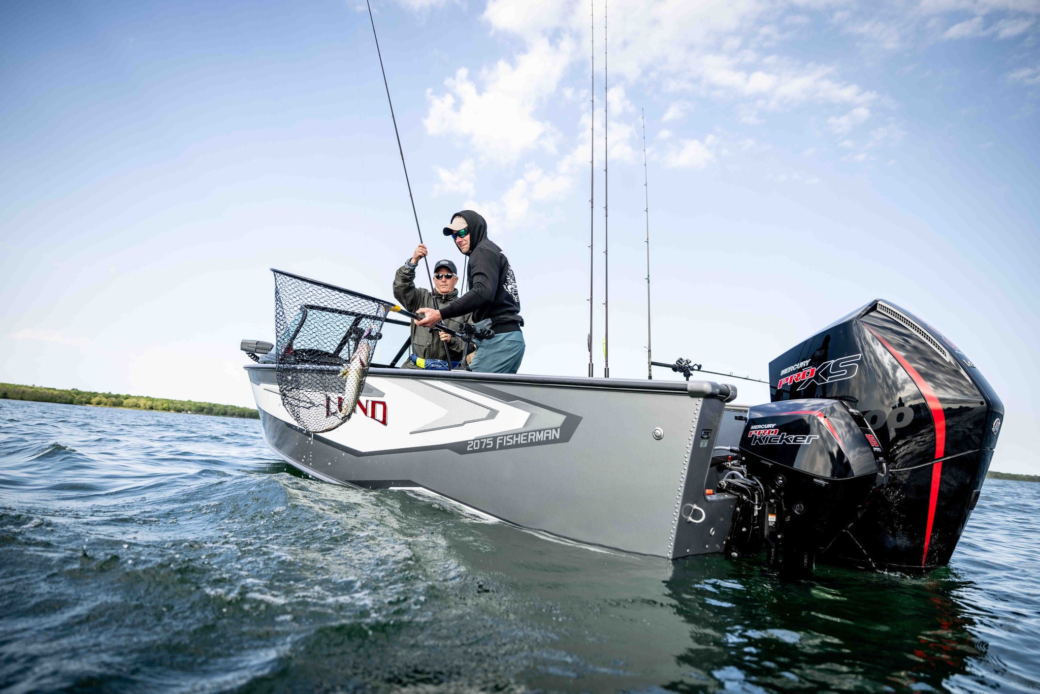 Lund fisherman 2075 lifestyle