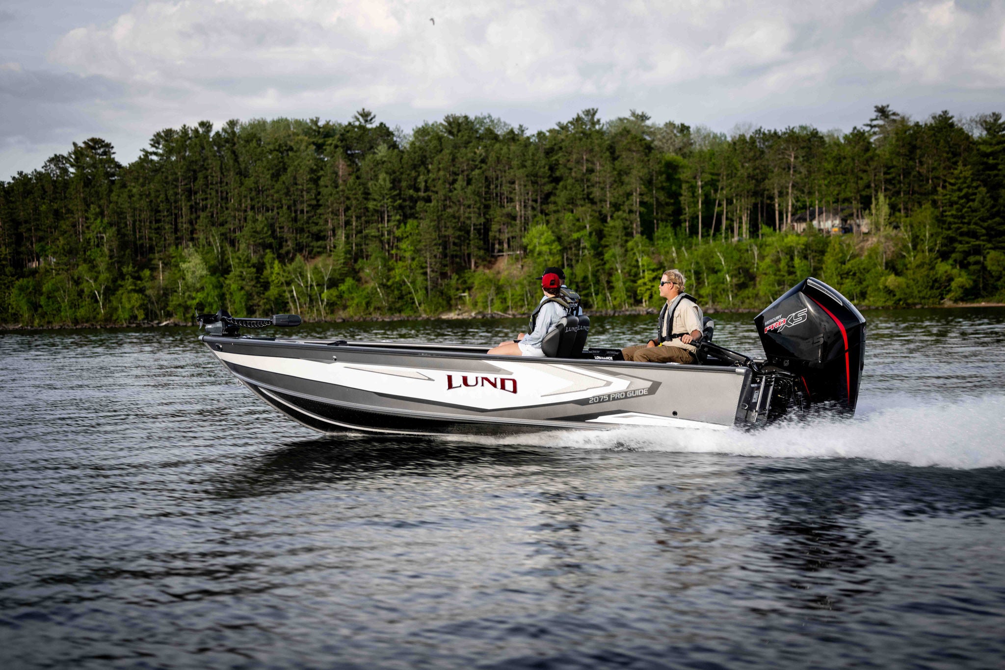 Lund pro guide 2075 running