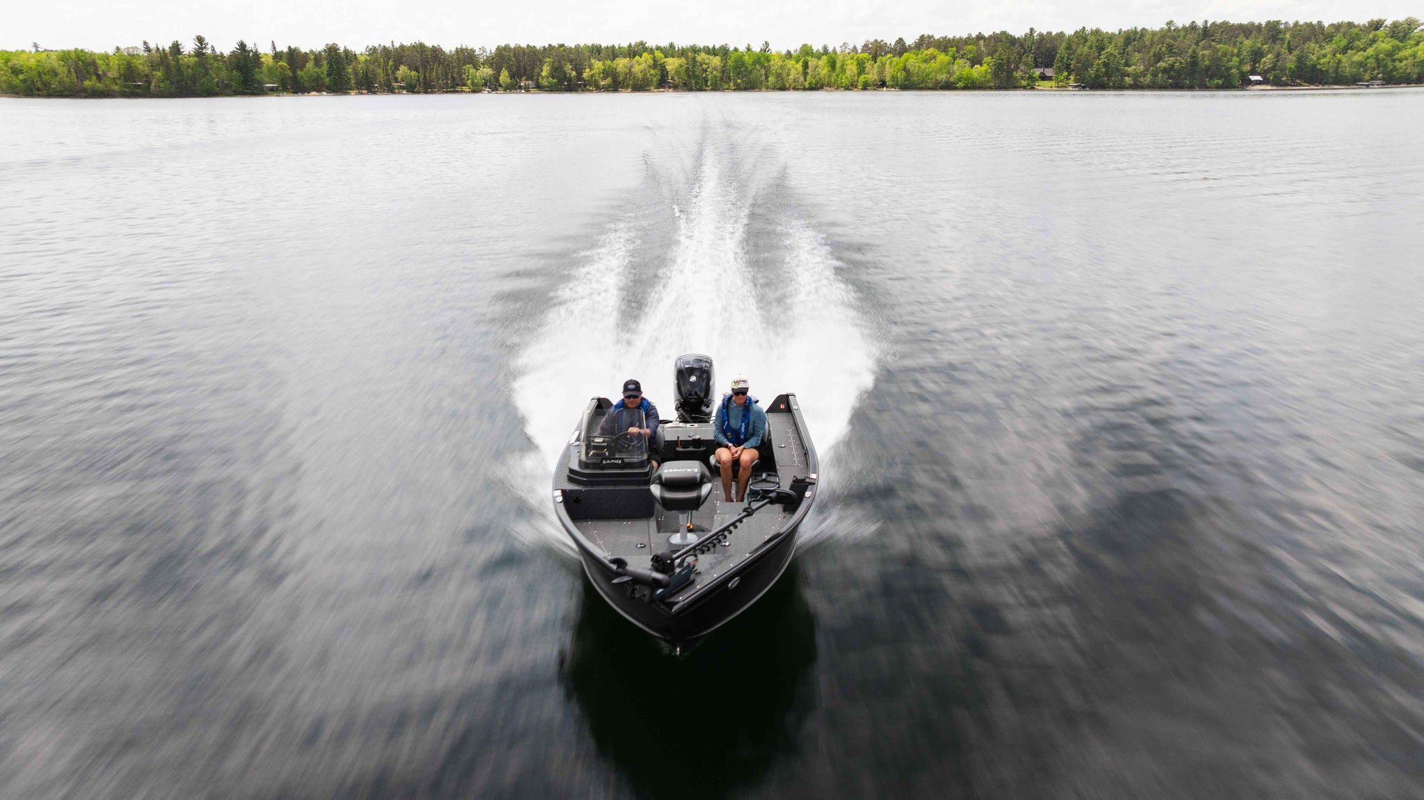 Lund adventure 1700 ss overhead running