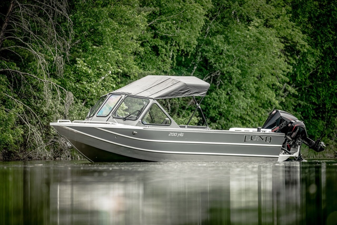 A HG 200 Lund boat on the water