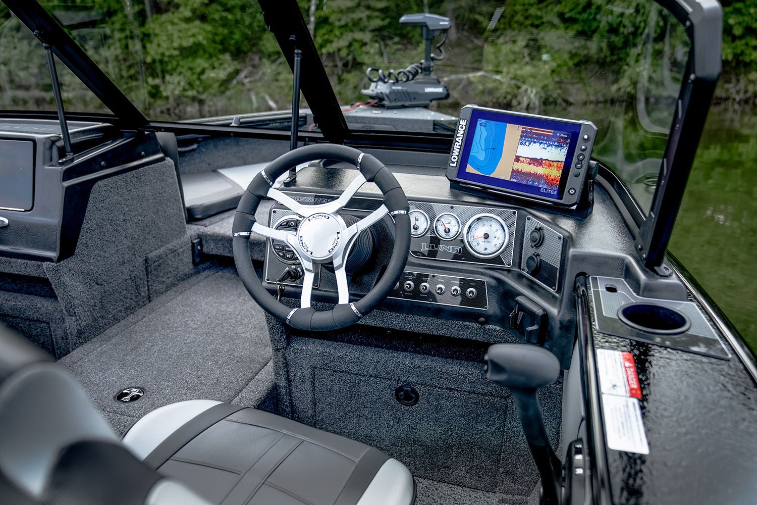 Lund Boat's Crossover XS