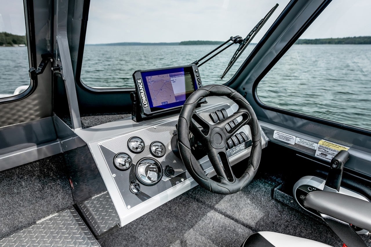 Steering column on a HG 200 Lund Boat