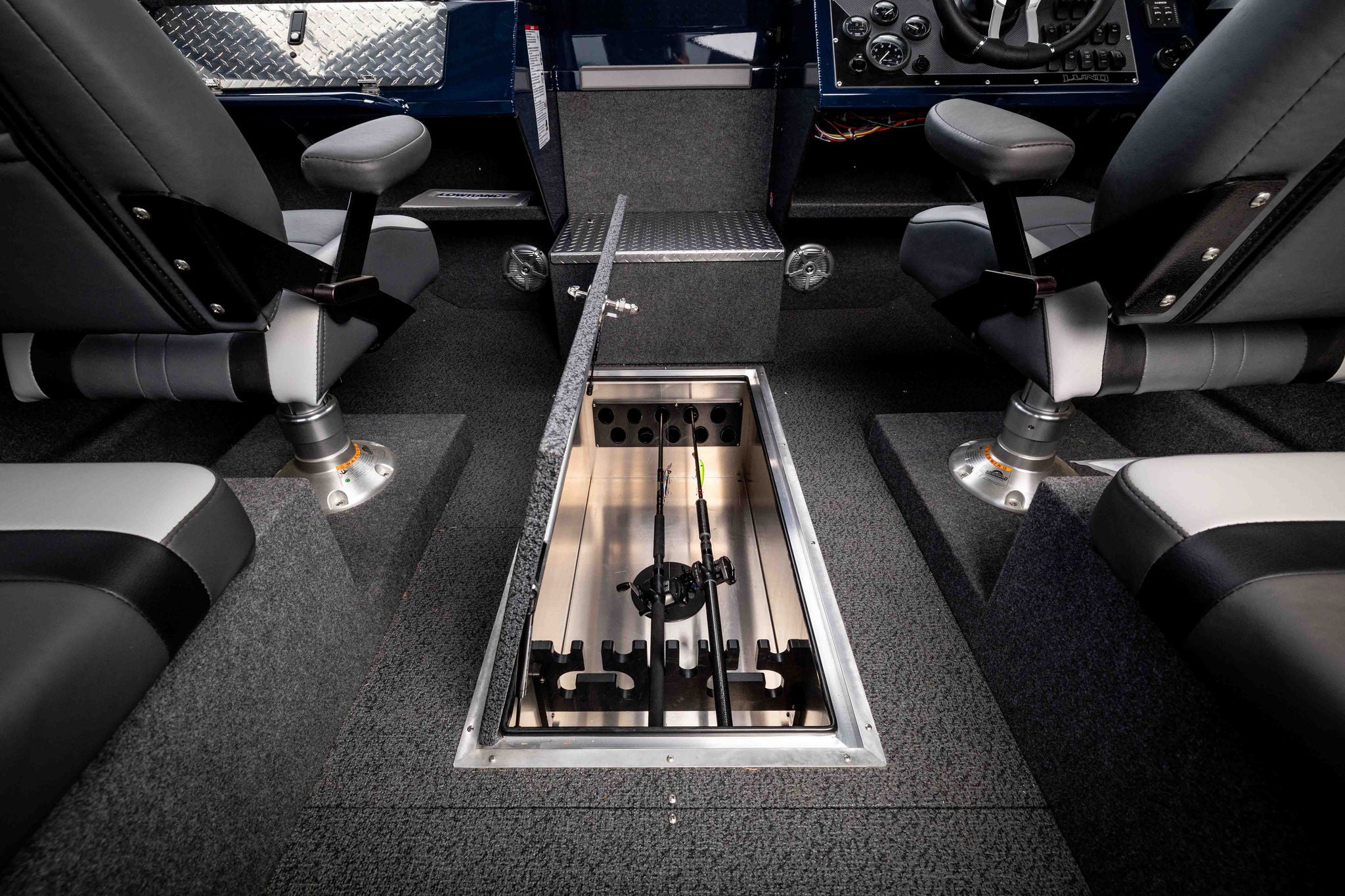 Lund hg pro 220 rod storage