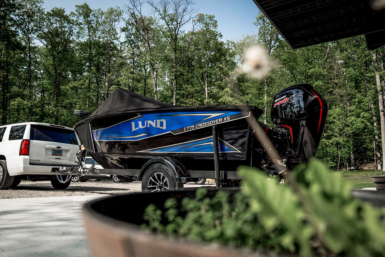 Lund Boat's Crossover XS