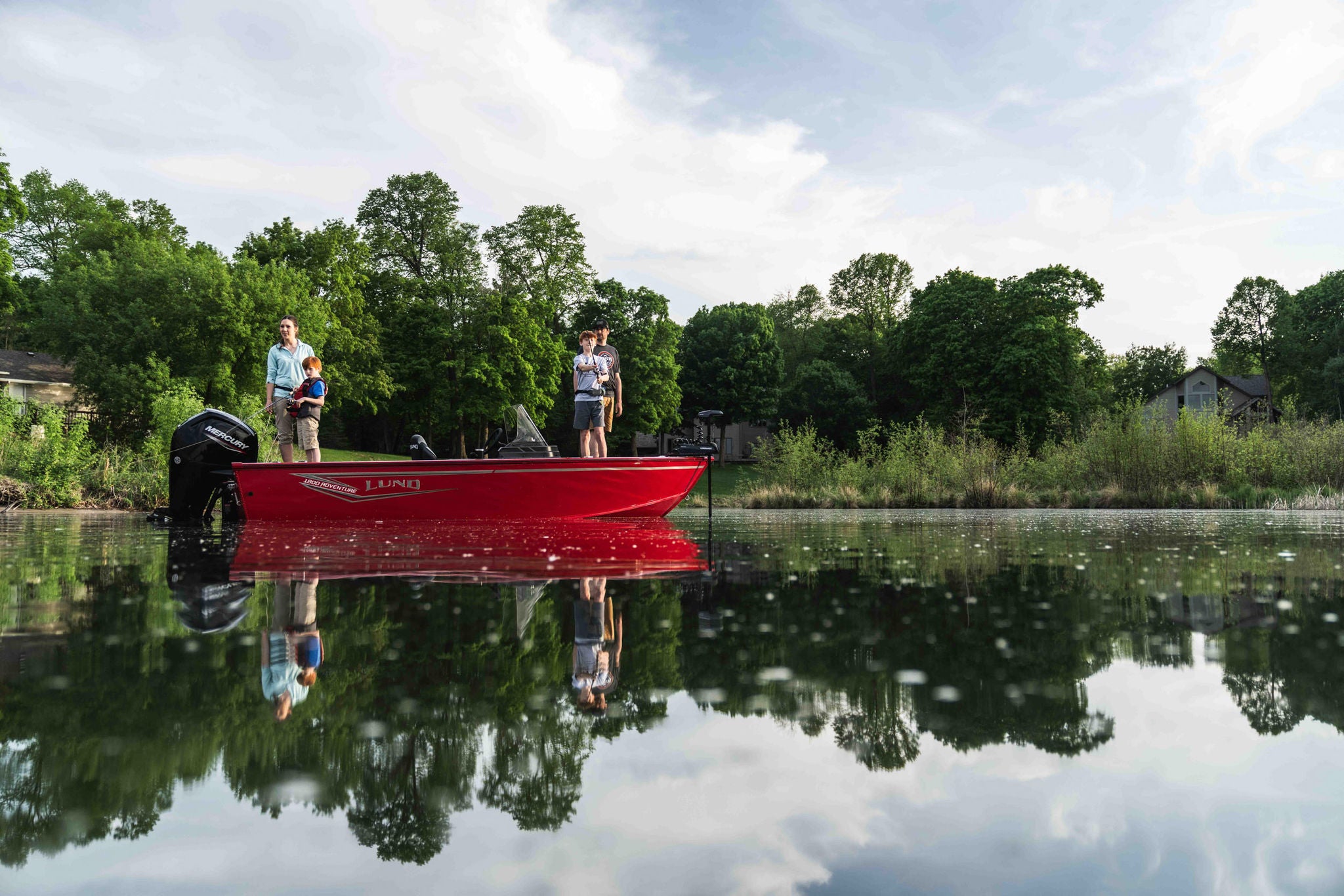 Lund adventure 1800 ss fishing