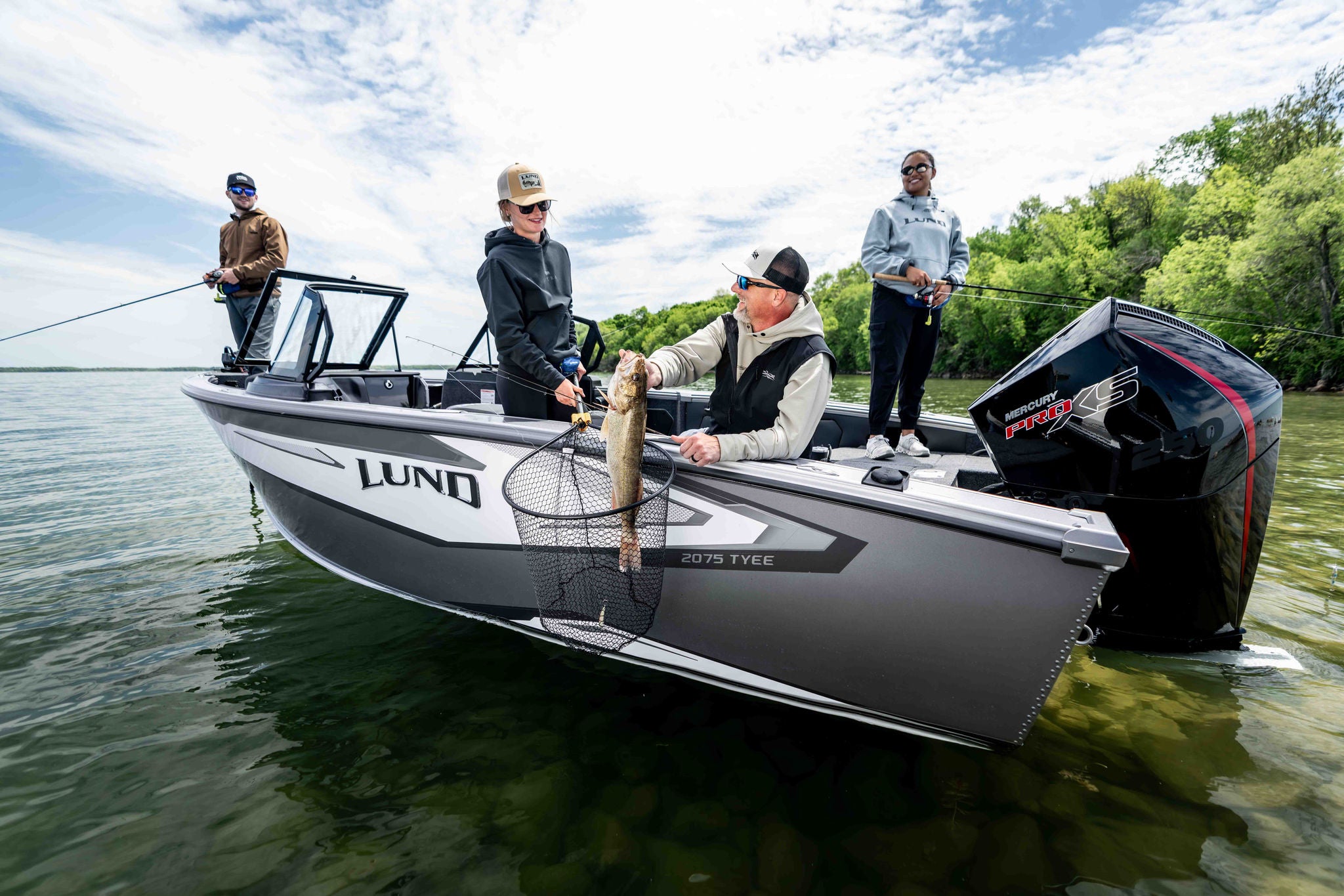 Fishing off a Lund Tyee 2075