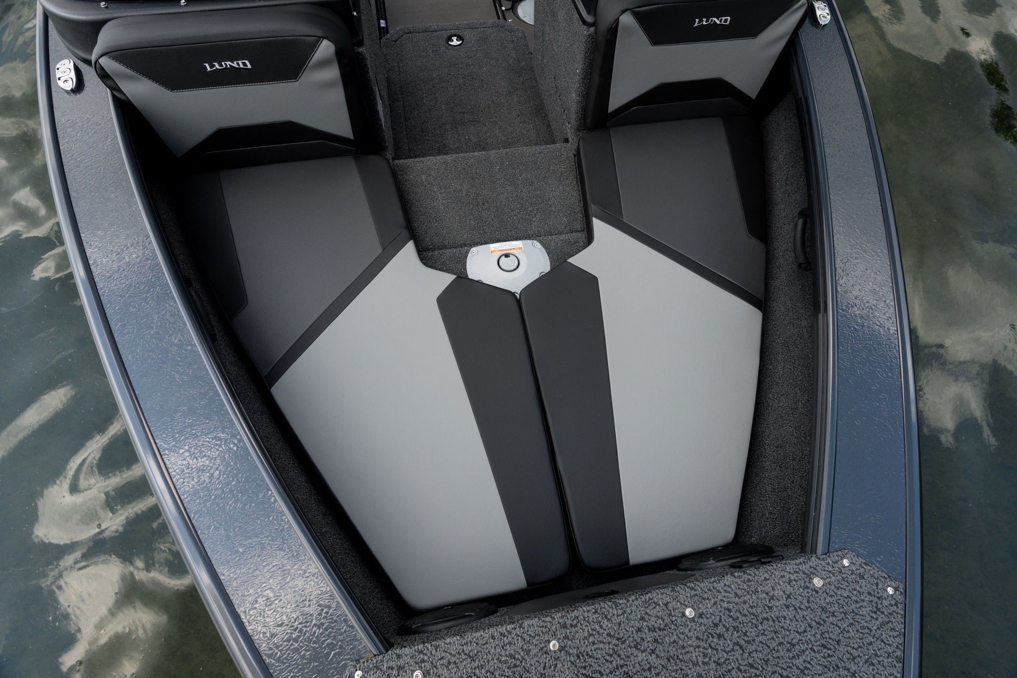 Lund Boat's Crossover XS