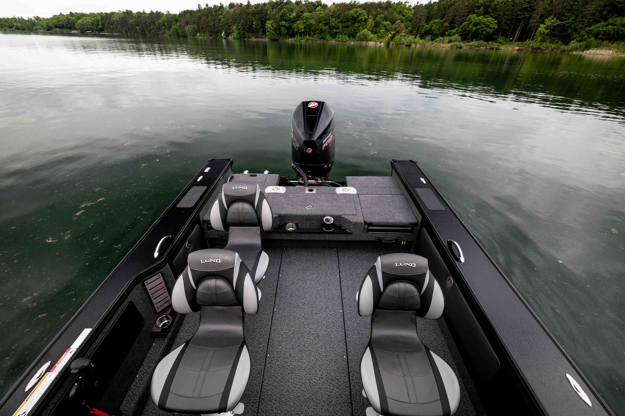 Rear seating on the Lund 1875 Pro V