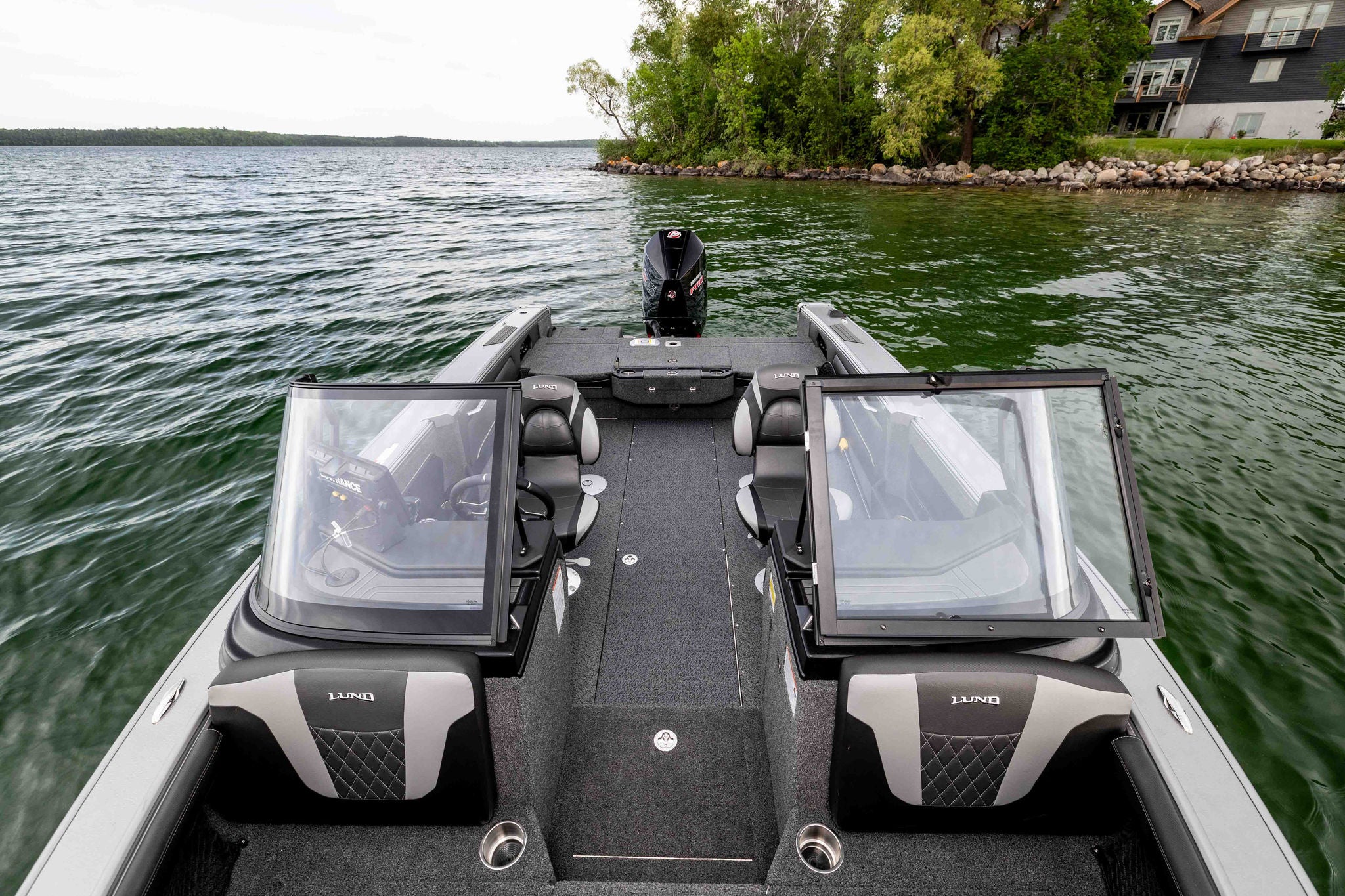 Cockpit and seating on a Lund 2075 Tyee