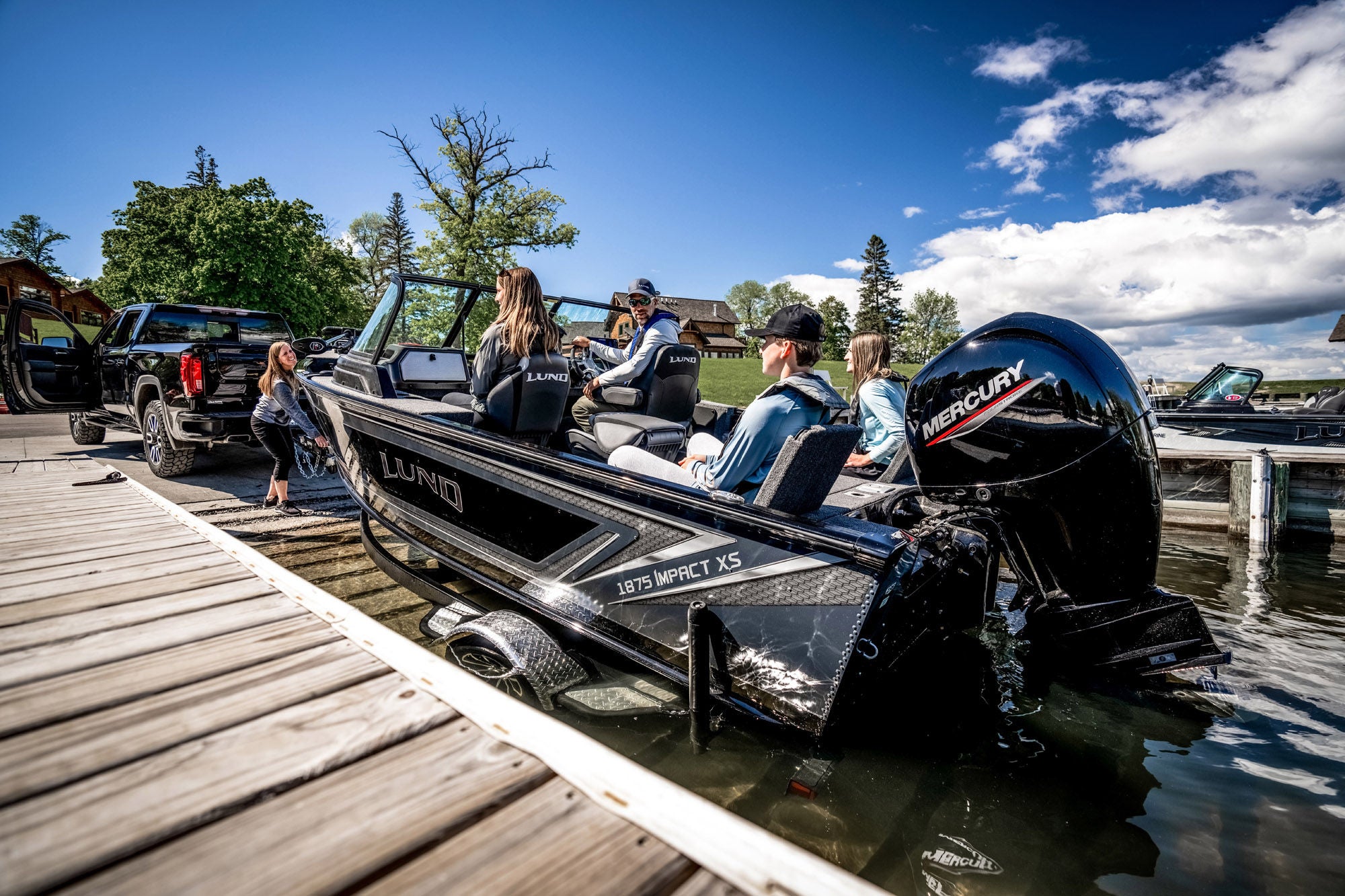 Lund Boat's Impact XS