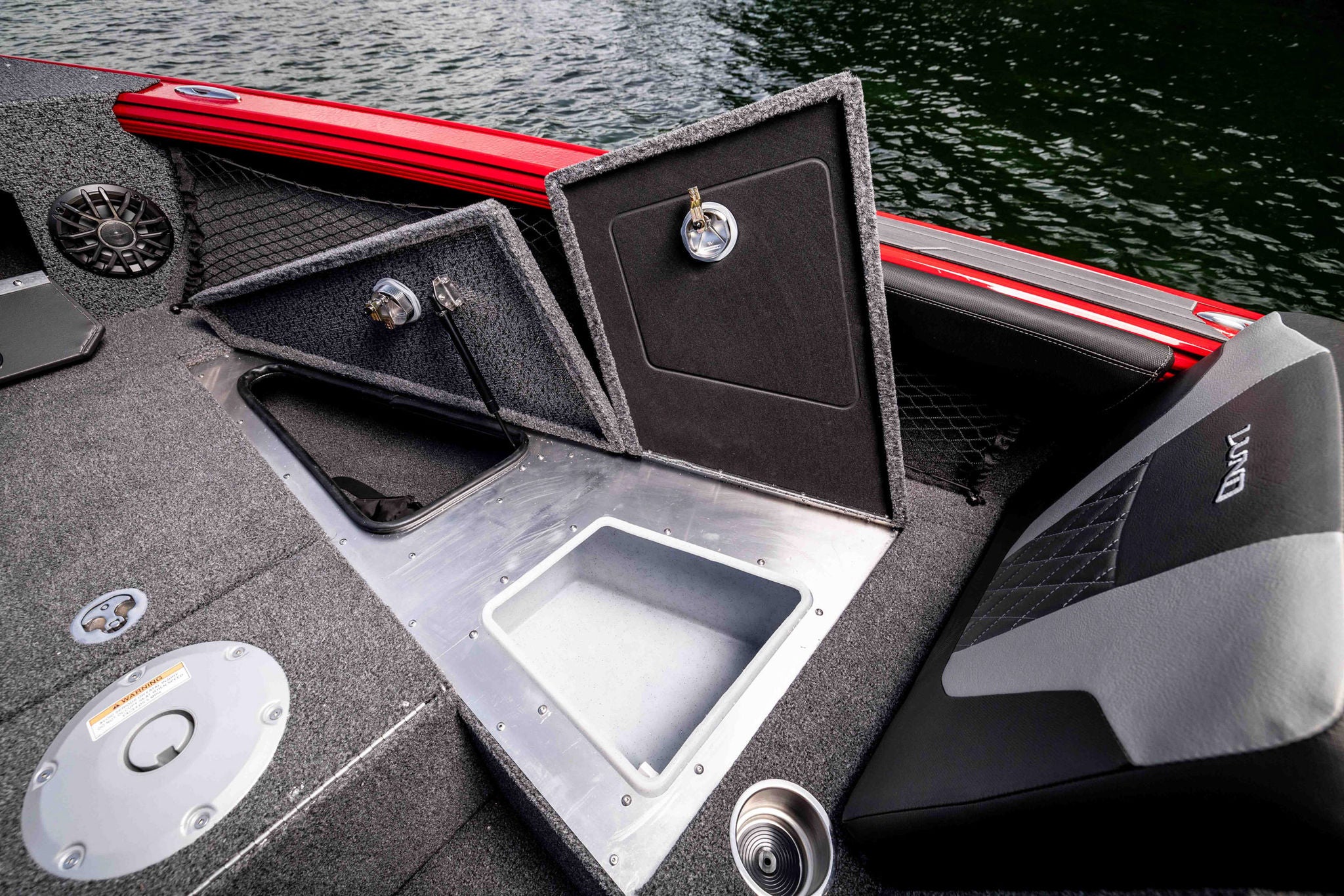 Lund tyee 2275 bow storage