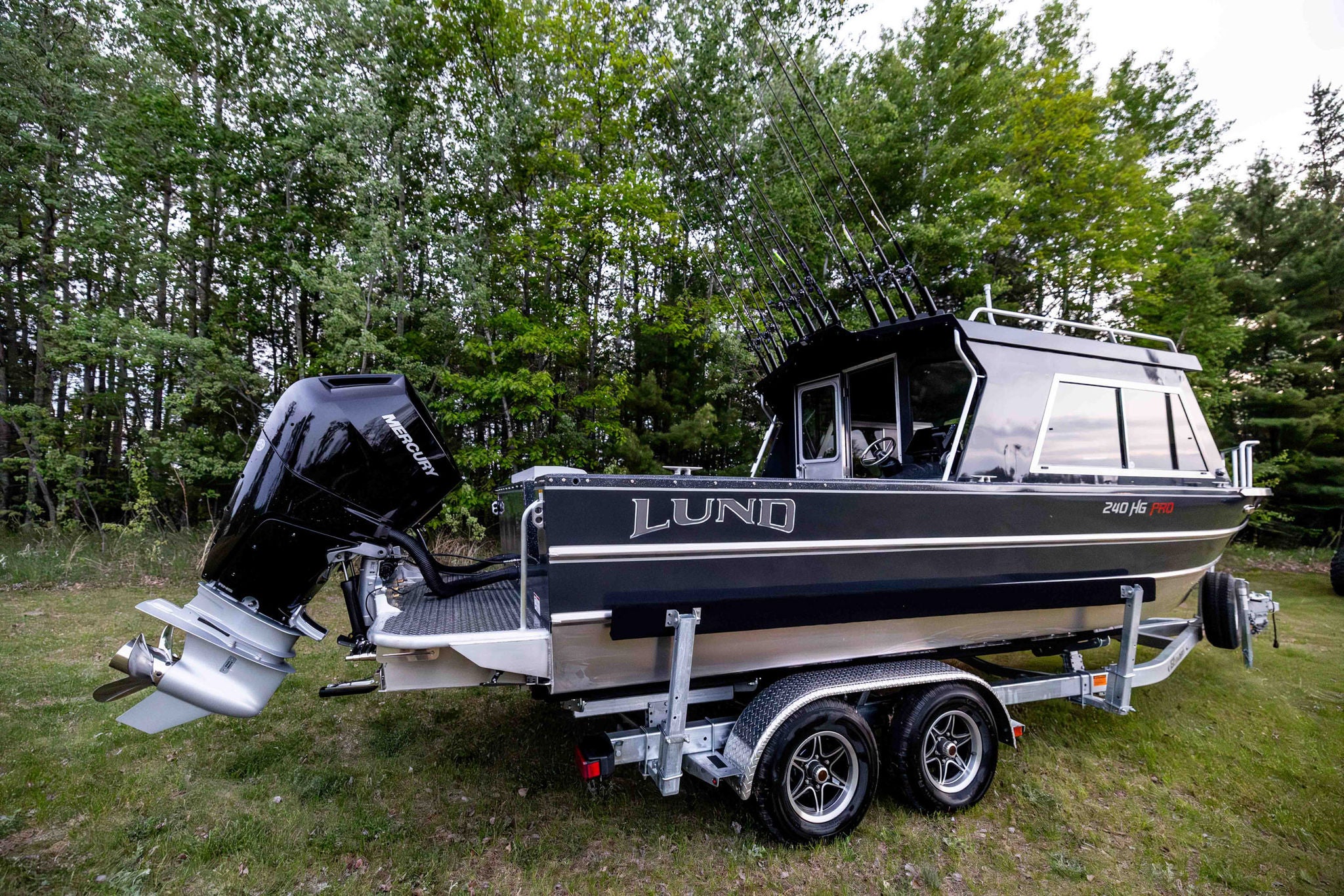 Lund hg pro 240 trailer