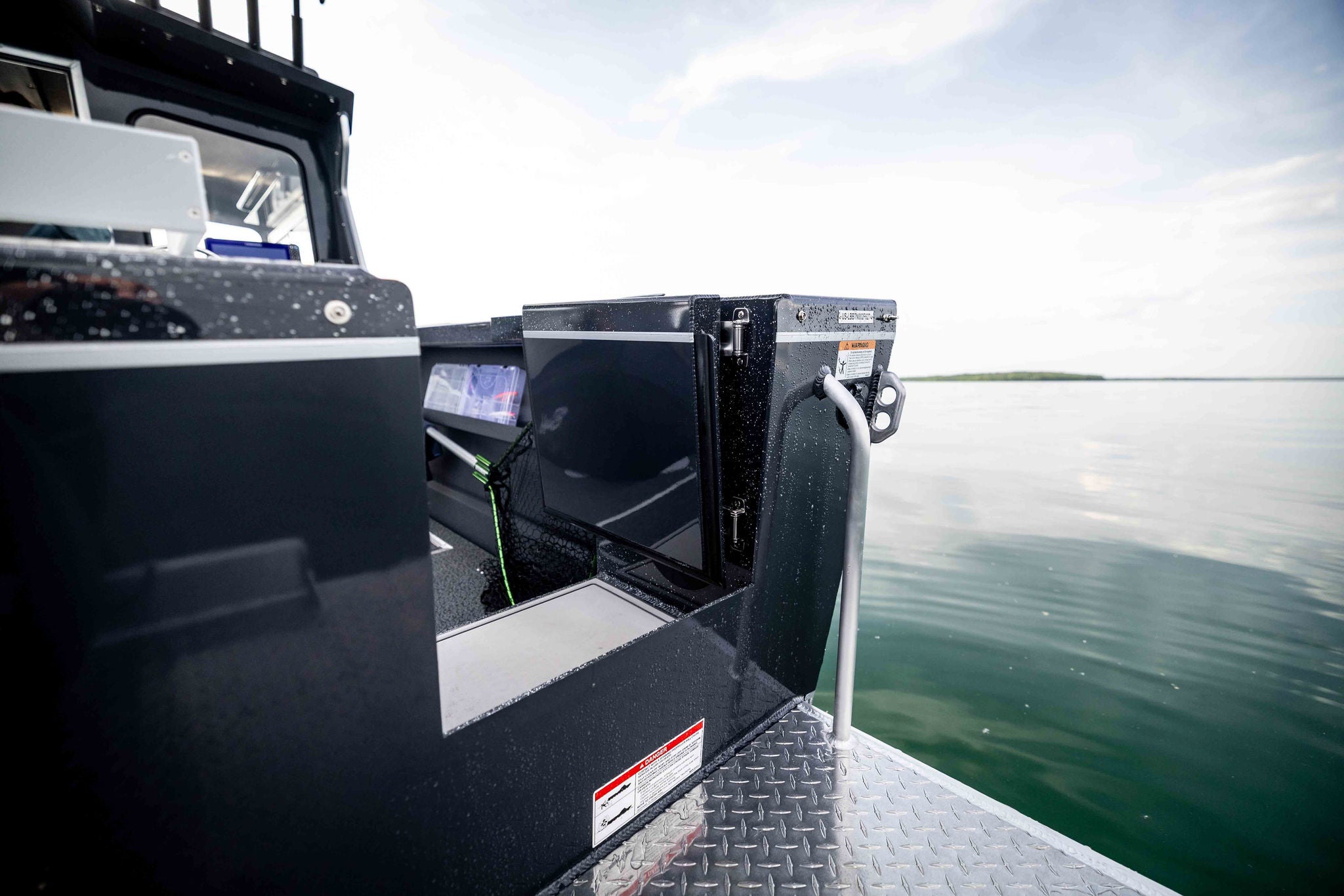 Lund hg pro 240 transom door