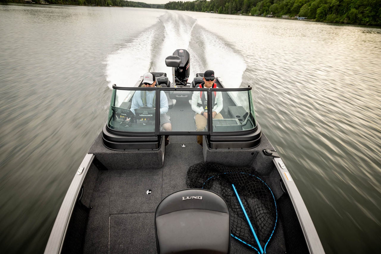Lund impact xs 2075 sport in boat running