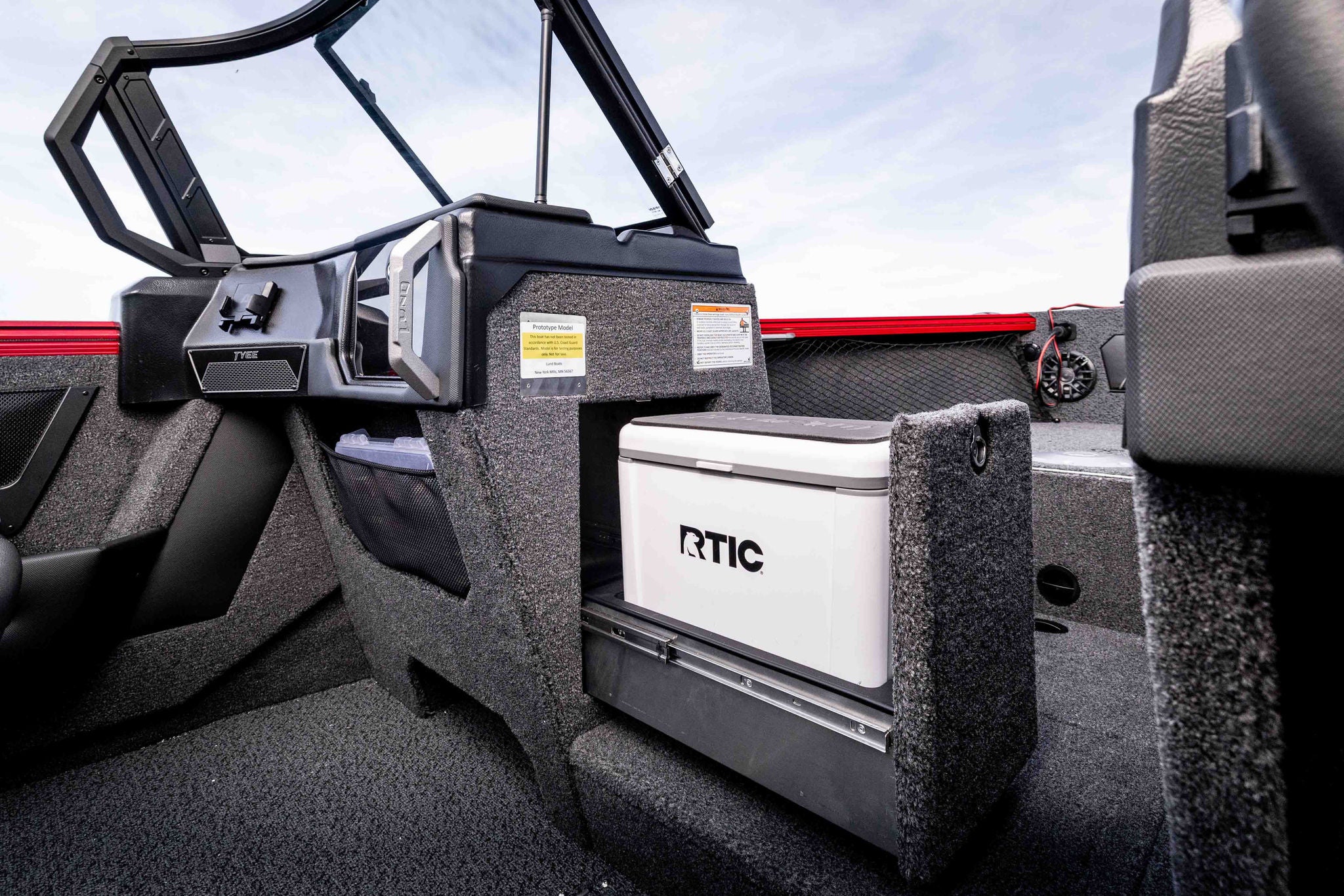 Lund tyee 2275 cooler