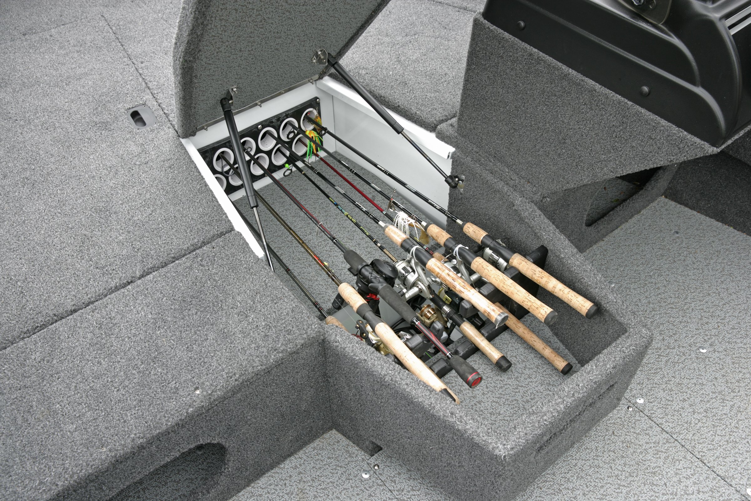 Adventure SS Center Rod Storage Open