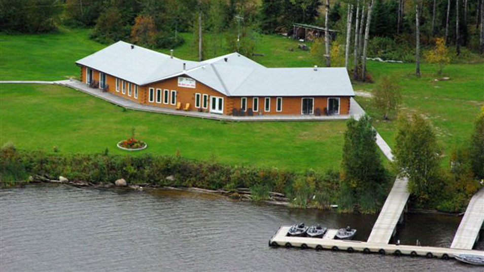 ln-lund-life-boat-fish-blog-camps-and-resorts-halley03